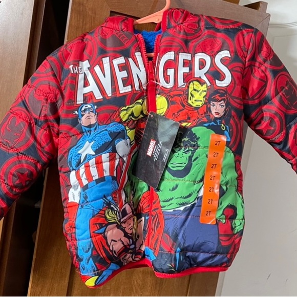 Reversible Marvel Jacket, very nice and warm - Picture 1 of 9